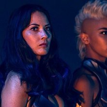 X-Men: Apocalypse - Olivia Munn e Alexandra Shipp in una scena