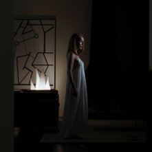 Boris Sans Béatrice - Simone-Élise Girard vaga per la casa in camicia da notte