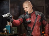 Ryan Reynolds alimenta i rumors sul logo degli Avengers apparso in Deadpool: 'È tutto un caso'