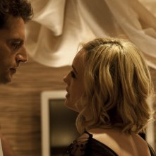 Breve storia di lunghi tradimenti: Gaetano Bruno e Carolina Crescentini in una scena del film