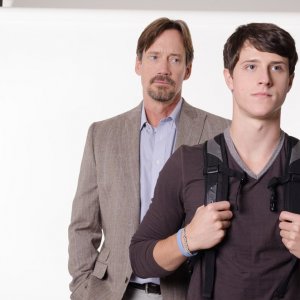God's Not Dead: Shane Harper e Kevin Sorbo in una scena del film