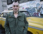 Sulle strade di New York con Robert De Niro: i 40 anni di Taxi Driver