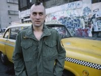 Sulle strade di New York con Robert De Niro: i 40 anni di Taxi Driver