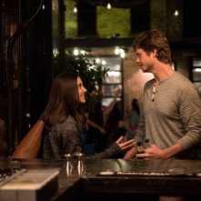 Single ma non troppo: Alison Brie e Anders Holm in una scena del film