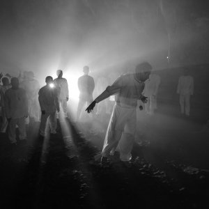 A Lullaby to the Sorrowful Mystery: una suggestiva immagine del film