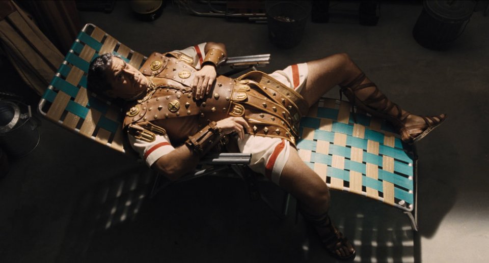 Ave, Cesare!: George Clooney in una scena del film