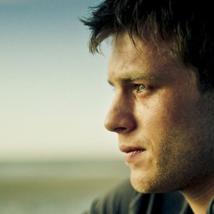 Jonathan: un primo piano di Jannis Niewöhner