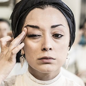 Lantouri: un primo piano di una protagonista del film