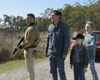 Midnight Special: Joel Edgerton, Kirsten Dunst, Michael Shannon e Jaeden Lieberher in una scena del film