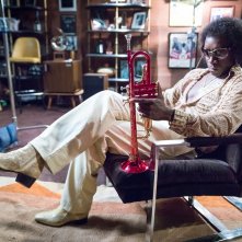 Miles Ahead: Don Cheadle in una scena del film da lui stesso diretto