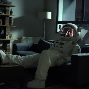 News From Planet Mars: François Damiens in una bizzarra scena del film