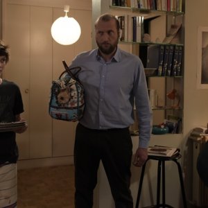 News From Planet Mars: Vincent Macaigne, Tom Rivoire, François Damiens e Veerle Baetens in una scena del film