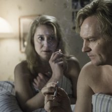 The Commune: Ulrich Thomsen e Trine Dyrholm in una scena del film