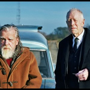 The First, the Last: Michael Lonsdale e Max von Sydow in una scena del film