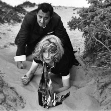 Monica Vitti e Alberto Sordi in Amore mio aiutami