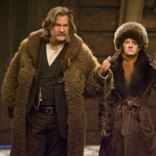 The Hateful Eight: Kurt Russell e Jennifer Jason Leigh in una scena del film