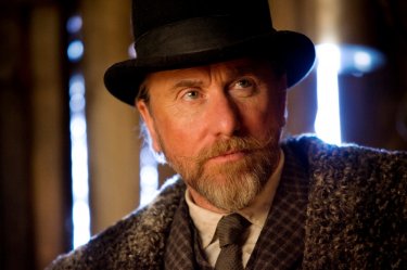 The Hateful Eight: Tim Roth nel film di Tarantino è Oswaldo Mobray