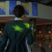 Death in Sarajevo: Snezana Markovic (di spalle) in una scena del film