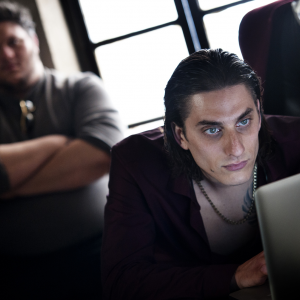 Lo chiamavano Jeeg Robot: Luca Marinelli in un momento del film