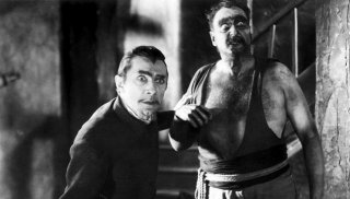 L'isola degli zombie: Bela Lugosi in una scena del film