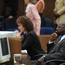 American Crime Story: The People v. O.J. Simpson - Srah Paulson e Sterling K. Brown in una foto tratta dagli episodi della serie