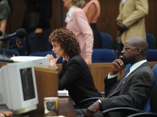 American Crime Story: The People v. O.J. Simpson - Srah Paulson e Sterling K. Brown in una foto tratta dagli episodi della serie