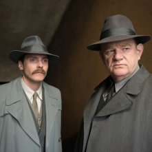 Alone in Berlin: Brendan Gleeson e Daniel Brühl in una scena del film