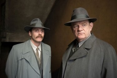 Alone in Berlin: Brendan Gleeson e Daniel Brühl in una scena del film