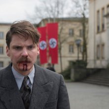 Alone in Berlin: Daniel Brühl in una scena del film