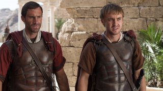 Risorto: Tom Felton e Joseph Fiennes in una scena del film