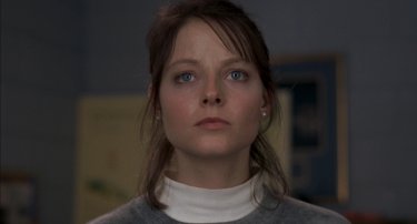 Jodie Foster in una scena de IL SILENZIO DEGLI INNOCENTI di Jonathan Demme