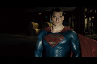 Batman v Superman: Dawn of Justice - Official Final Trailer