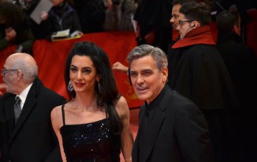 Berlino 2016: George Clooney e Amal Alamuddin sul red carpet di Ave, Cesare!