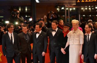 Berlino 2016: Tilda Swinton, Alden Ehrenreich, Josh Brolin, Channing Tatum, Joel e Ehan Coen, sul red carpet di Ave, Cesare!