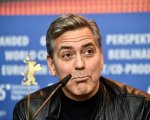 Ave, Cesare! George Clooney: 'Per i Coen faccio l'idiota, ma domani incontro la Merkel'