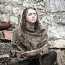 Il trono di spade: l'attrice Maisie Williams è Arya in una foto del primo episodio della sesta stagione