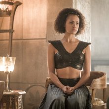 Il trono di spade: l'attrice Nathalie Emmanuel in una foto della sesta stagione