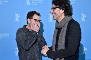 Ave, Cesare: Joel ed Ethan Coen se la ridono al photocall di Berlino