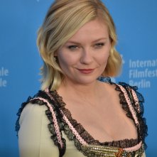 Berlino 2016: Kirsten Dunst posa al photocall di Midnight Special