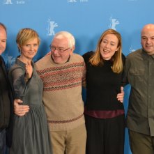 Berlino 2016: Terence Davies, Cynthia Nixon, Jennifer Ehle e i produttori al photocall di A Quiet Passion