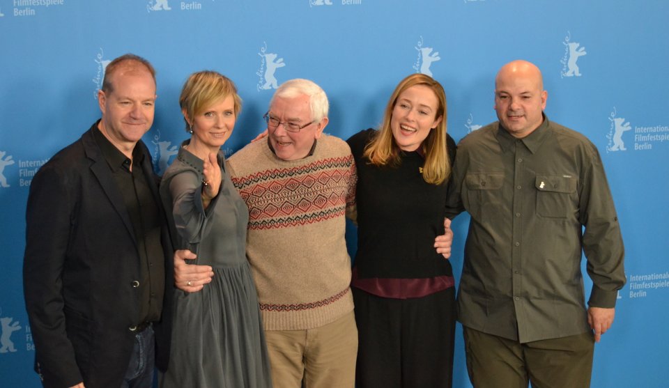 Berlino 2016: Terence Davies, Cynthia Nixon, Jennifer Ehle e i produttori al photocall di A Quiet Passion