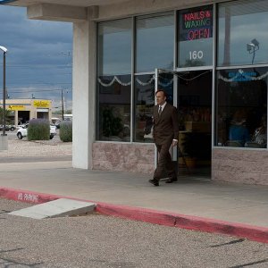 Better Call Saul: il protagonista Bob Odenkirk interpreta Jimmy in Switch