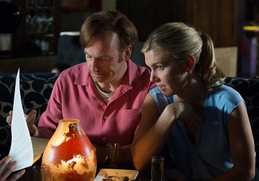 Better Call Saul: Bob Odenkirk e Rhea Seehorn interpretano Jimmy e Kim in Switch