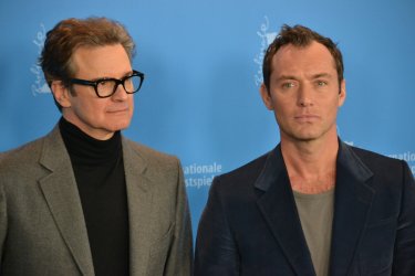 Berlino 2016: Jude Law e Colin Firth in uno scatto al photocall di Genius