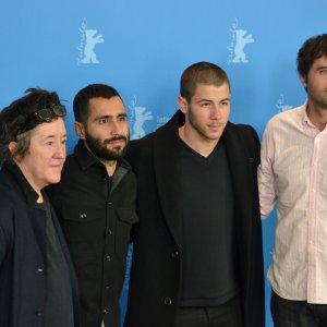 Berlino 2016: Andrew Neel, Nick Jonas, Christine Vachon, David Hinojosa posano al photocall di Goat