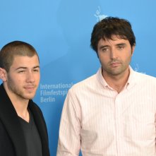 Berlino 2016: Nick Jonas e Andrew Neel al photocall di Goat