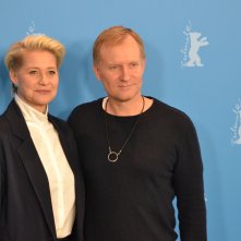 Berlino 2016: Trine Dyrholm e Ulrich Thomsen al photocall di The Commune