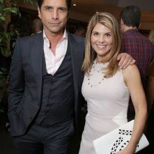 John Stamos con Lori Loughlin alla premiere di Fuller House a Los Angeles