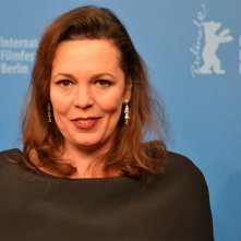 Berlino 2016: Olivia Colman sul red carpet di The Night Manager