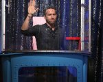 Ryan Reynolds e la doccia per beneficenza da Ellen